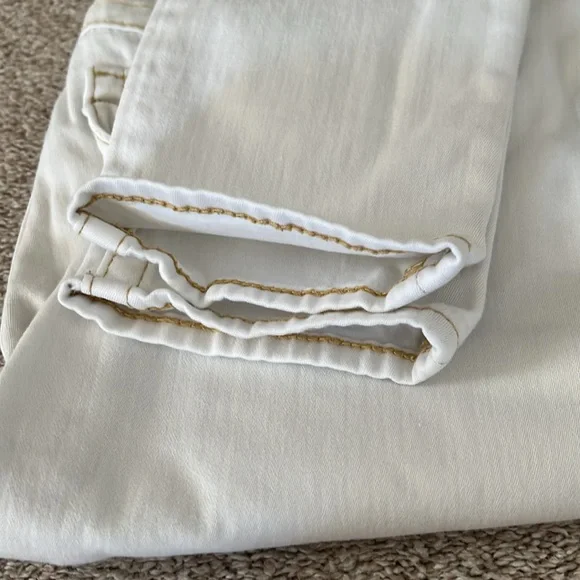 True Religion White Skinny Jeans with Gold Hardware – Size 24 - Picture 9 of 12